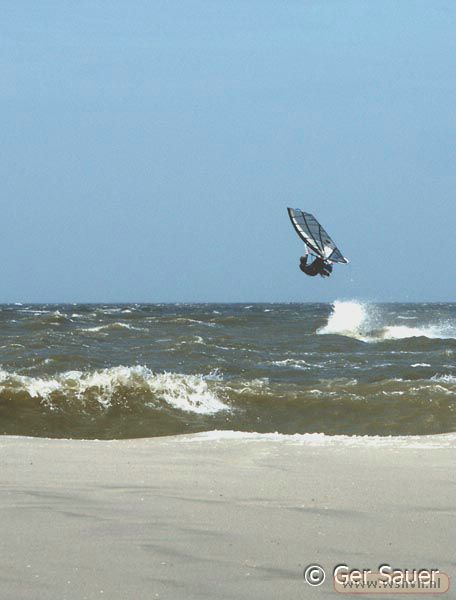 WINDSURF02.jpg
